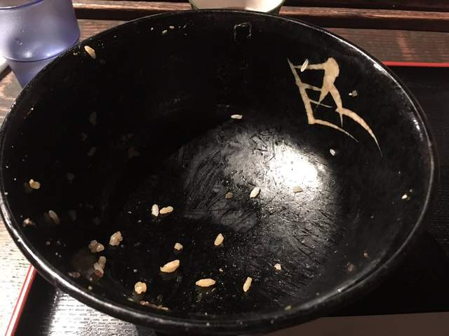 日本網友議論《完食的定義》黏在飯碗上的米粒沒吃完都不算完食？