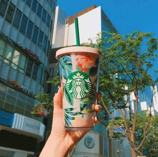 夏日美好時光《星巴克 X Ban.do聯名杯款》讓夏天掌握在手中♥ 夏日美好時光《星巴克 X Ban.do聯名杯款》讓夏天掌握在手中♥