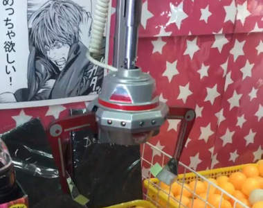 《夾娃娃機的奇蹟瞬間》究竟這樣能不能拿到獎品呢?(((^艸^))) 《夾娃娃機的奇蹟瞬間》究竟這樣能不能拿到獎品呢?(((^艸^)))