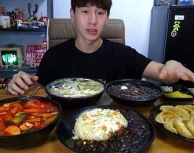 吃放秘密《韓國BJ分享拍片成本》其實在鏡頭前吃的不是食物是錢阿(´⊙ω⊙`) 吃放秘密《韓國BJ分享拍片成本》其實在鏡頭前吃的不是食物是錢阿(´⊙ω⊙`)