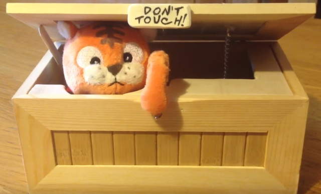 【爆笑注意】煩躁系玩具《DON'T TOUCH BOX》就跟你說了放手 【爆笑注意】煩躁系玩具《DON'T TOUCH BOX》就跟你說了放手