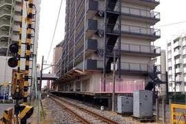 日本珍奇車站《幸谷站》月台竟然就在公寓一樓(⊙_⊙) 日本珍奇車站《幸谷站》月台竟然就在公寓一樓(⊙_⊙)