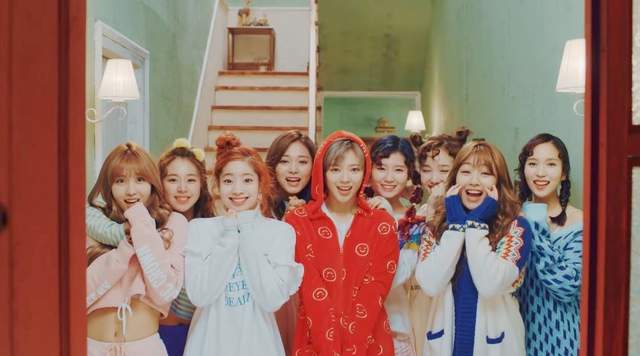 必聽！TWICE新曲《KNOCK KNOCK》甜蜜出擊　你今天敲敲了嗎♥