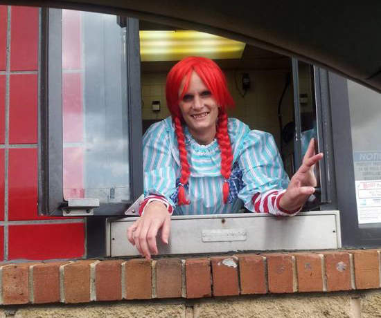 《溫蒂漢堡推特大爆走》原來溫蒂也喜歡看進擊的巨人... 《溫蒂漢堡推特大爆走》原來溫蒂也喜歡看進擊的巨人...