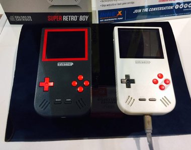 懷舊三合一《Super Retro Boy》GB、GBC跟GBA都可以支援遊玩的現代掌機 懷舊三合一《Super Retro Boy》GB、GBC跟GBA都可以支援遊玩的現代掌機