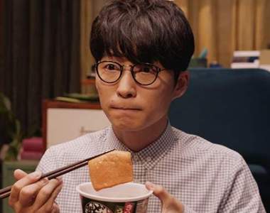 平匡復活《星野源泡麵廣告》獨居單身男子與可愛狐狸女展開同居生活❤ 平匡復活《星野源泡麵廣告》獨居單身男子與可愛狐狸女展開同居生活❤