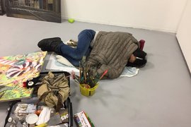 東京造形大學《美大生的藝術睡姿》為了藝術季自己要先成為藝術(誤) 東京造形大學《美大生的藝術睡姿》為了藝術季自己要先成為藝術(誤)