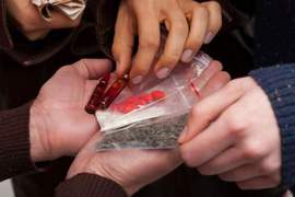 「麻」煩事件又一起《母親為兒子走私大麻》事情真相卻讓人忍不住想哭...... 「麻」煩事件又一起《母親為兒子走私大麻》事情真相卻讓人忍不住想哭......