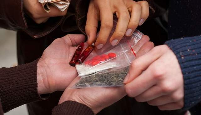 「麻」煩事件又一起《母親為兒子走私大麻》事情真相卻讓人忍不住想哭...... 「麻」煩事件又一起《母親為兒子走私大麻》事情真相卻讓人忍不住想哭......