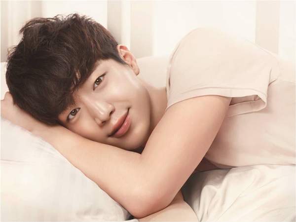 天生內鍵美肌功能《九大陶瓷肌男星》比女人還天生麗質的人是？