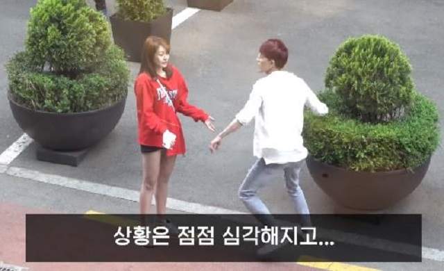 街頭實驗《情侶當街吵架打架》到底路人會不會出面阻止？