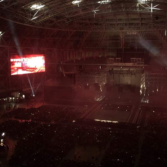 網友爆料《現場表演多是預先錄好的內容》根本就是進電影院看表演的感覺...... 網友爆料《現場表演多是預先錄好的內容》根本就是進電影院看表演的感覺......