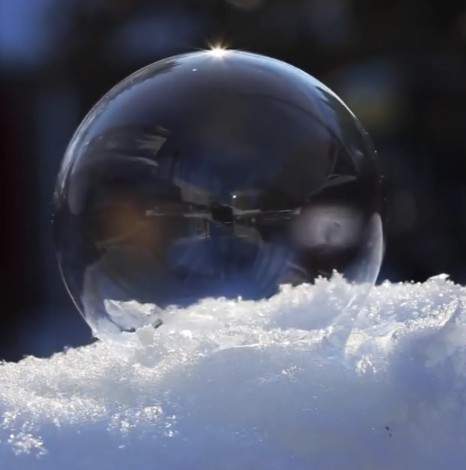 凍到不行《泡泡結冰的過程》原來竟然這麼美 凍到不行《泡泡結冰的過程》原來竟然這麼美