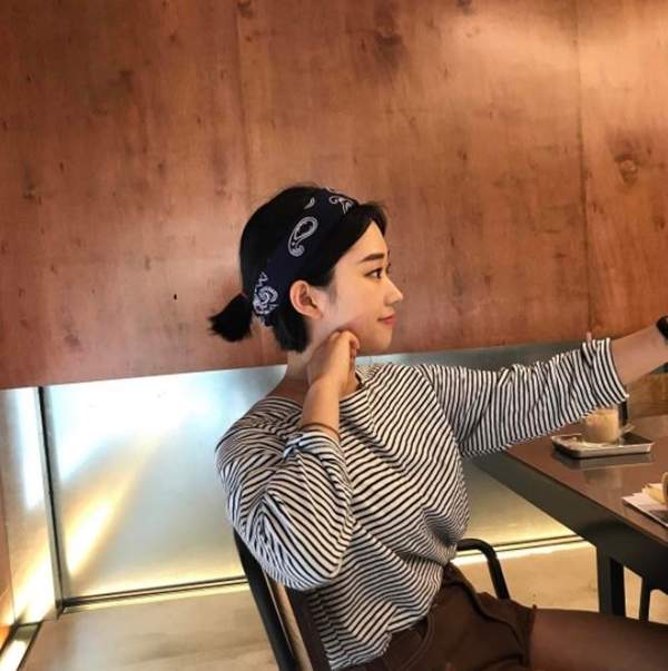 極簡單《方巾變髮帶》不想戴時取下來圍在脖上剛剛好 - 圖片5