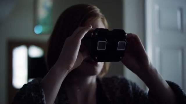 恐怖短片《Stereoscope 實體鏡》收到東西不要亂玩啊... 恐怖短片《Stereoscope 實體鏡》收到東西不要亂玩啊...