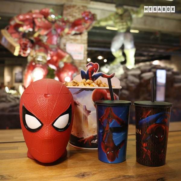 話題商品《MEGABOX蜘蛛人爆米花桶》沒收好就像假人頭一樣嚇人ww