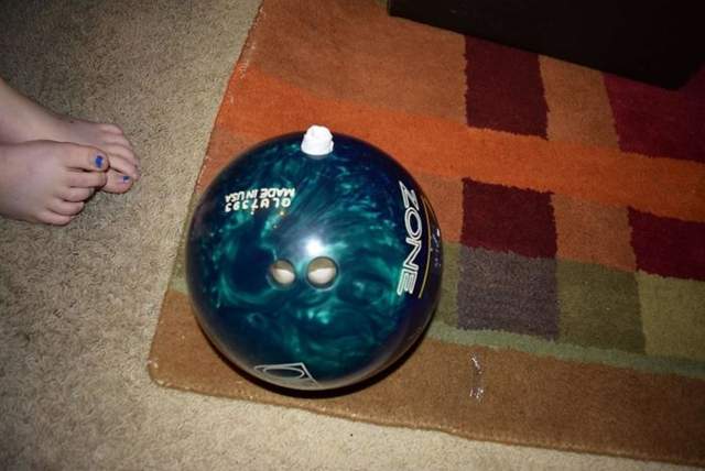 史上最搞剛的包裝《花數小時包裝一顆保齡球》然而拆的時間比包的時間更久ww 史上最搞剛的包裝《花數小時包裝一顆保齡球》然而拆的時間比包的時間更久ww