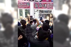 夾到真人版《台灣夾娃娃機紅到國外》這噱頭連韓國媒體都報導惹 夾到真人版《台灣夾娃娃機紅到國外》這噱頭連韓國媒體都報導惹