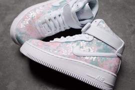 是真的《Nike推出灰姑娘的玻璃球鞋》猜猜看圓公主夢要花多少錢? 是真的《Nike推出灰姑娘的玻璃球鞋》猜猜看圓公主夢要花多少錢?