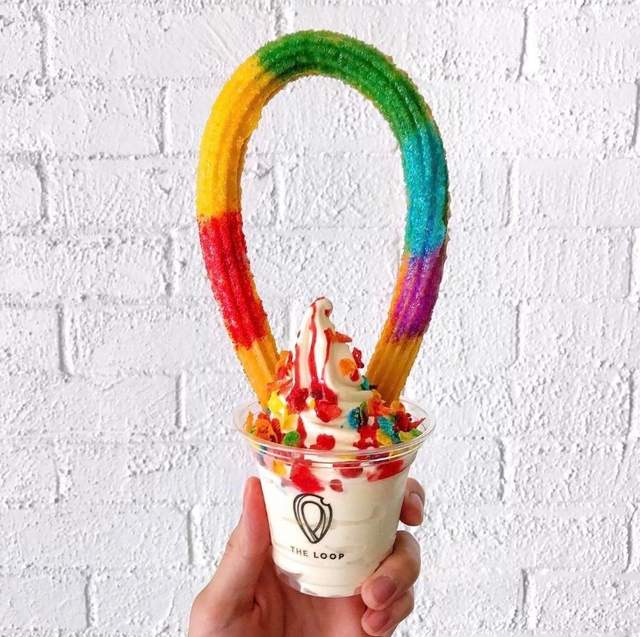 《彩虹吉拿棒》吃進滿口歡快的彩虹☆