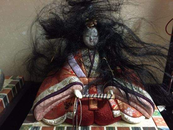 《貓咪vs雛人形》這樣放置會不會被詛咒啊(笑淚) 《貓咪vs雛人形》這樣放置會不會被詛咒啊(笑淚)