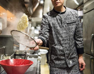 最時尚的拉麵店《一風堂制服》全新設計讓網友想直接去應徵上班ww 最時尚的拉麵店《一風堂制服》全新設計讓網友想直接去應徵上班ww