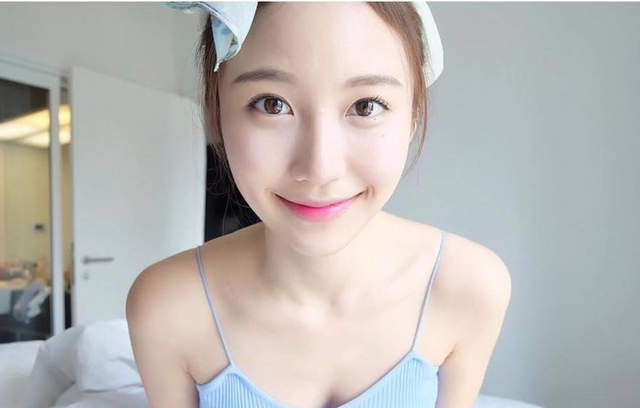 《泰國結衣May Sitapha》赴日大學畢業深受網友喜愛的網路正妹 《泰國結衣May Sitapha》赴日大學畢業深受網友喜愛的網路正妹