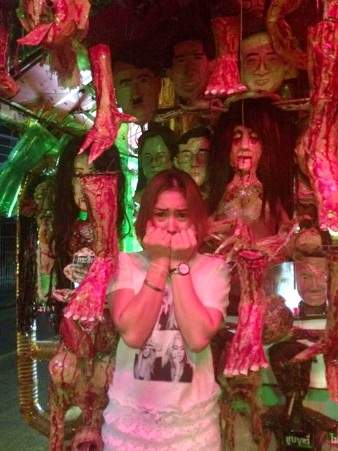 《泰國獵奇路邊攤》有頭有腳還有軀幹那個紅燒肉幫我淋醬齁