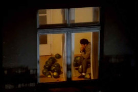 《家有怪鄰》大半夜的看見鄰居在跟一群西瓜開會!? 《家有怪鄰》大半夜的看見鄰居在跟一群西瓜開會!?