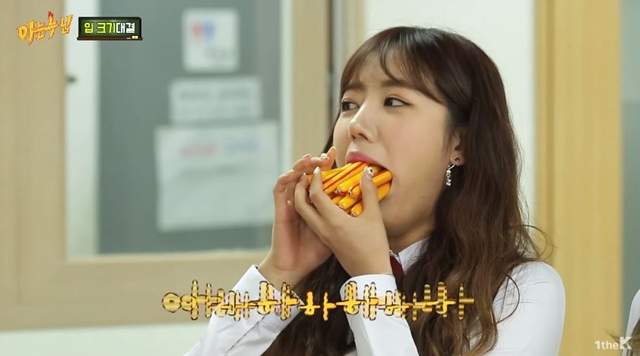 到底《出道前的生活有多辛苦》例如想吃飯還得躲在廁所吃...... 到底《出道前的生活有多辛苦》例如想吃飯還得躲在廁所吃......