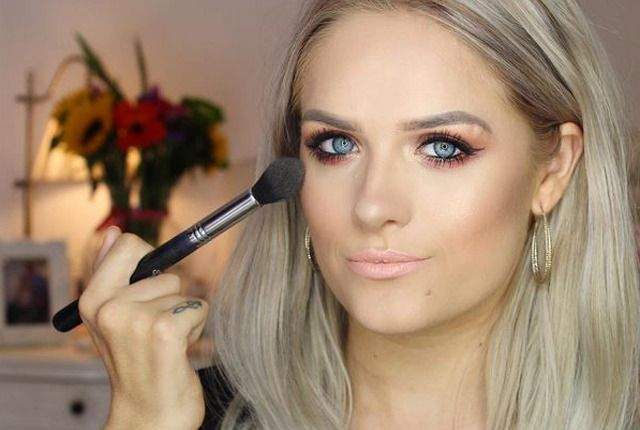 《美妝頻道主 Jordan Bone》曾經的她連一支睫毛膏都打不開 