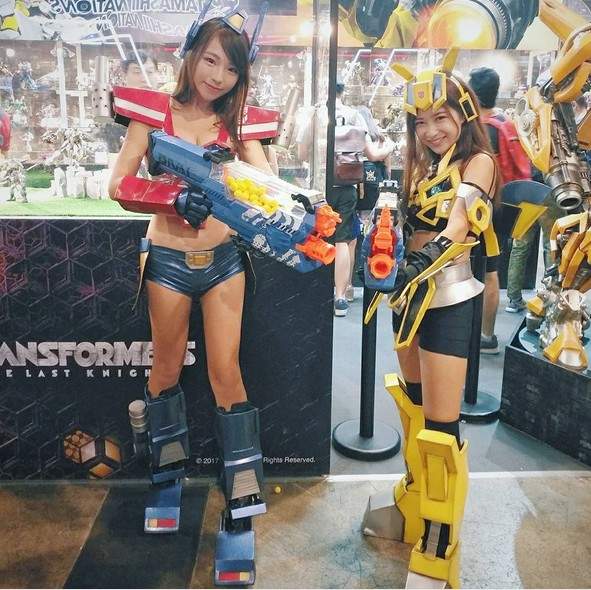 《史上最可愛大黃蜂》為什麼要露大腿是因為這樣可以跑得更快XD 《史上最可愛大黃蜂》為什麼要露大腿是因為這樣可以跑得更快XD