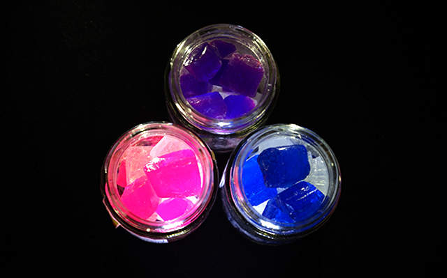 《SUZUIRO 涼色糖》彷彿礦石般的神秘美感