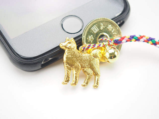 日本準備迎接新年《金犬招財開運吊飾》這實在是太可愛了 日本準備迎接新年《金犬招財開運吊飾》這實在是太可愛了