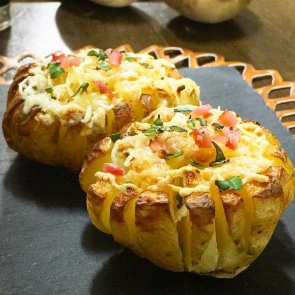 《焗烤綻放馬鈴薯》懶人一學就會的簡易烤箱料理