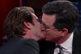 《安德魯加菲熱吻主持人》而且還是他主動喔 ❤ ❤ 《安德魯加菲熱吻主持人》而且還是他主動喔 ❤ ❤