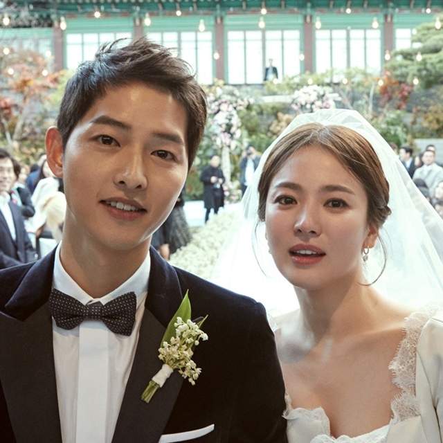 我們結婚了♥《宋仲基宋慧喬世紀婚禮圓滿完成》每一幕都像偶像劇畫面般夢幻到不行