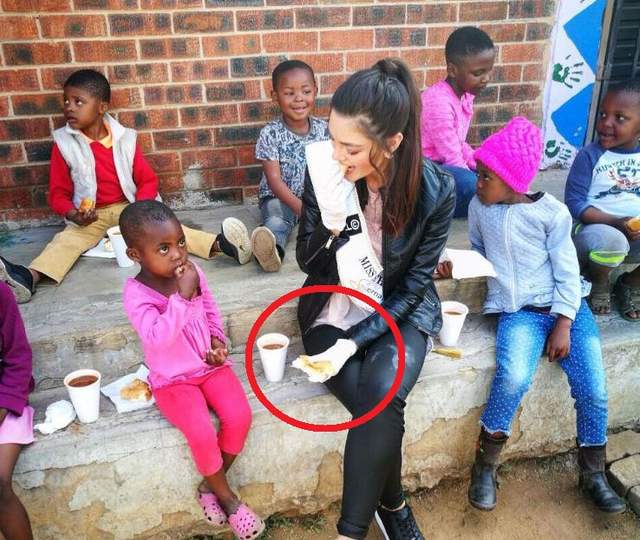 鄉民的正義《南非小姐戴手套發食物》別人用手摸過的食物你吃嗎...... 鄉民的正義《南非小姐戴手套發食物》別人用手摸過的食物你吃嗎......