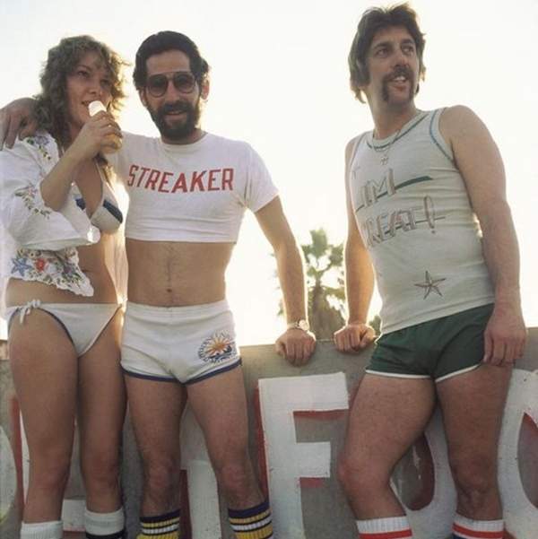 胯下好大一包《70年代的性感小短褲》這不是短褲是熱褲了吧ww 胯下好大一包《70年代的性感小短褲》這不是短褲是熱褲了吧ww