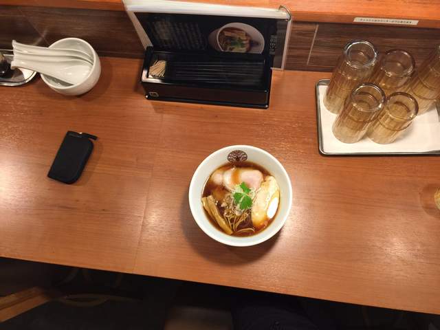 拉麵迷寫食記流行《空拍拉麵》惹得店家和旁人超不爽…… 拉麵迷寫食記流行《空拍拉麵》惹得店家和旁人超不爽……