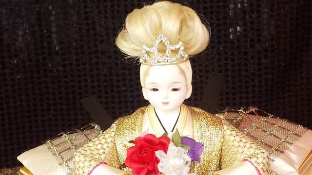 《現代風雛人形》金髮、假睫毛連長相也越來越不和風的女兒節娃娃 《現代風雛人形》金髮、假睫毛連長相也越來越不和風的女兒節娃娃