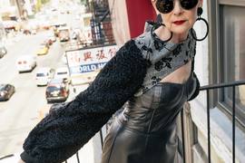 63歲《超時尚銀髮紅唇阿罵》Lyn Slater 不管女人活到幾歲都擁有自己的美麗 63歲《超時尚銀髮紅唇阿罵》Lyn Slater 不管女人活到幾歲都擁有自己的美麗