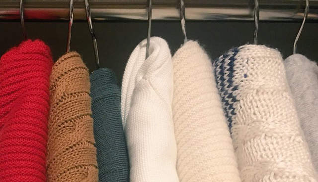 《毛衣收納技巧》即使掛在衣架上也不用擔心會變形囉♪ 《毛衣收納技巧》即使掛在衣架上也不用擔心會變形囉♪