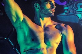 膜拜肉體《體育場之神》猛男裸月曆閃亮上市 掛這個12個月都有肉吃 膜拜肉體《體育場之神》猛男裸月曆閃亮上市 掛這個12個月都有肉吃