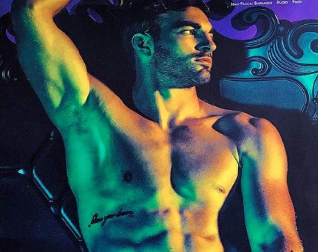 膜拜肉體《體育場之神》猛男裸月曆閃亮上市 掛這個12個月都有肉吃 膜拜肉體《體育場之神》猛男裸月曆閃亮上市 掛這個12個月都有肉吃