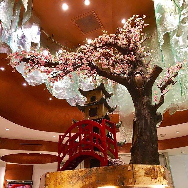 《巧克力藝術家 Amaury Guichon》讓巧克力有無限可能~你看到的這些都是巧克力做成的.... 《巧克力藝術家 Amaury Guichon》讓巧克力有無限可能~你看到的這些都是巧克力做成的....