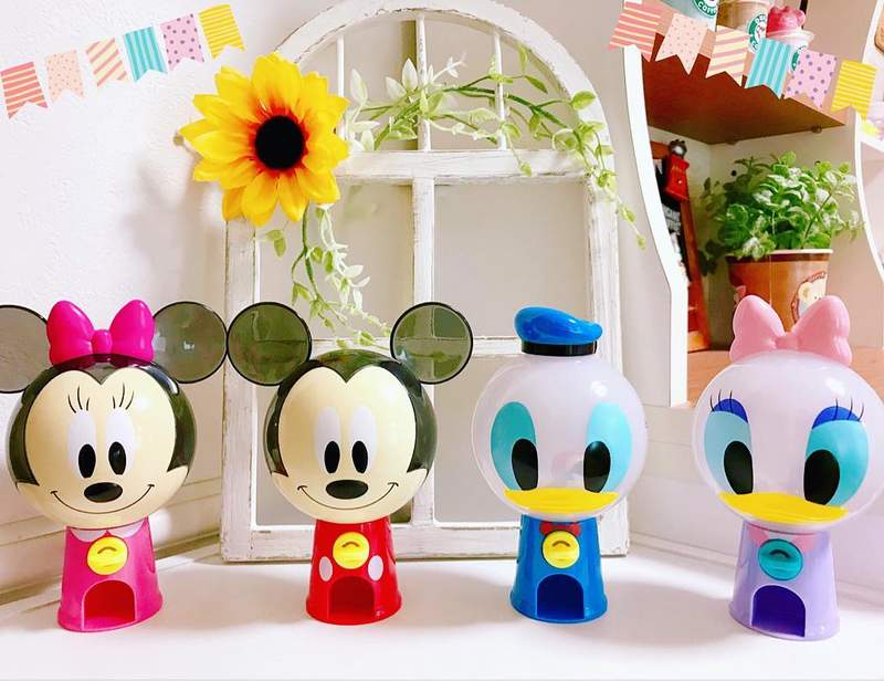 環保扭蛋《迪士尼迷你造型轉蛋機》還含有五顆可愛的迷你小扭蛋呦