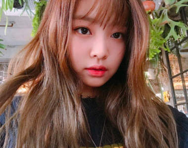 小女孩長大了《BLACKPINK Jennie歡度21歲生日》ㄧ起來~粗卡哈咪搭 小女孩長大了《BLACKPINK Jennie歡度21歲生日》ㄧ起來~粗卡哈咪搭