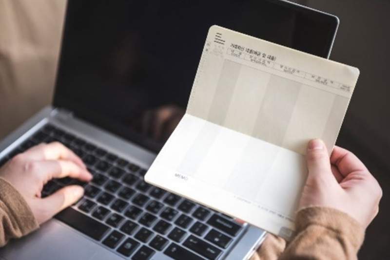 讓人鼻酸的《高考禮物》從媽媽那裡收到情深義重的「存摺」讓考生淚崩 讓人鼻酸的《高考禮物》從媽媽那裡收到情深義重的「存摺」讓考生淚崩