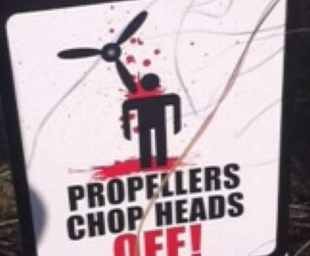 路邊的《危險警告路標》確實感受到生命受到威脅...